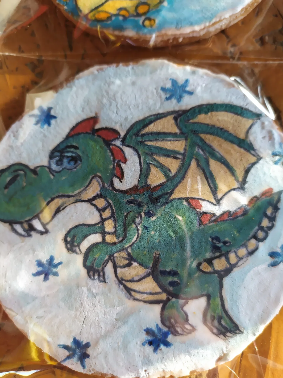 Hand-painted dragon-shaped cookie